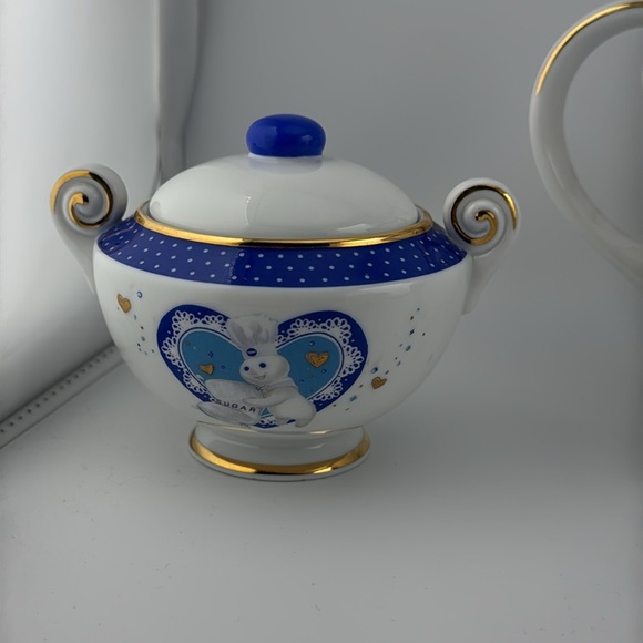 VTG 2003 The Pillsbury Doughboy Danbury Mint Porcelain Tea Set 5 pc Set - Picture 3 of 16